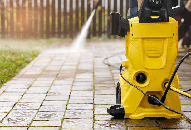 Best Sidewalk and Walkway Cleaning  in Madison, WI